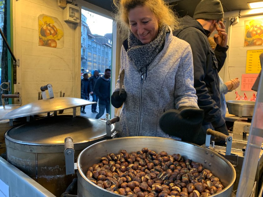 Heiss Marroni (hot chestnuts) in Zurich.