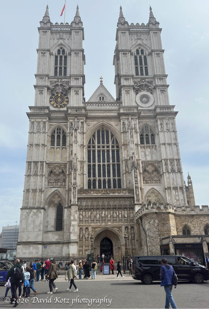 outside view of Westminster Abbey